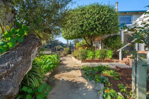 427 Riverview Ave, Capitola CA 95010-2757 exterior