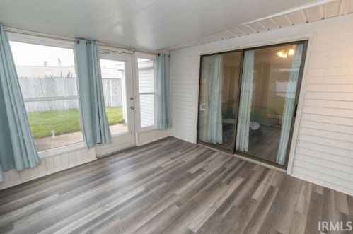 1218 Berkley Cir, Mishawaka IN 46544-4802 exterior