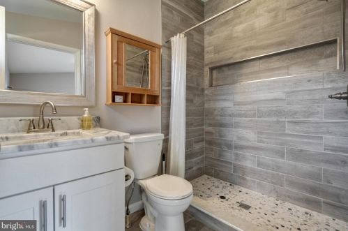 8708 Camden St, Alexandria VA 22308-2318 exterior