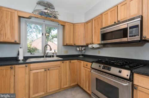 312 Harrison St, Princeton NJ 08540-3508 exterior