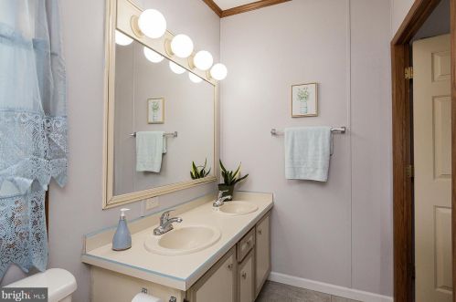 518 Pheasant Rdg Cir, Lancaster PA exterior