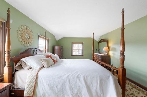 405 Roosevelt Ave, Springfield MA 01118-1160 exterior