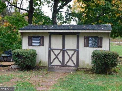 557 Limerick Ctr Rd, Limerick PA 19468-1238 exterior