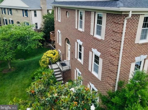 7429 Salford Ct, Alexandria VA  22315-4739 exterior