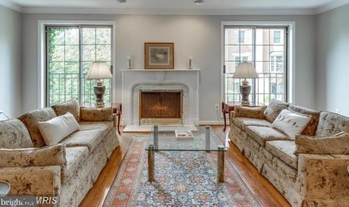 1406 Mclean Mews Ct, Mc Lean VA  22101-3824 exterior