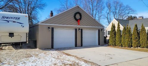 1201 Flambeau St, Manitowoc WI 54220-6548 exterior