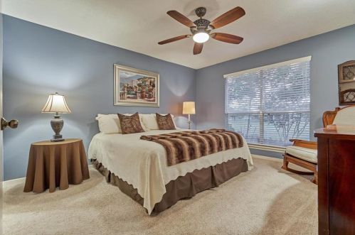 102 Golfview Dr, Montgomery TX 77356-8804 exterior