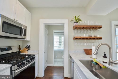 2411 30 St, Washington DC 20018-1532 exterior