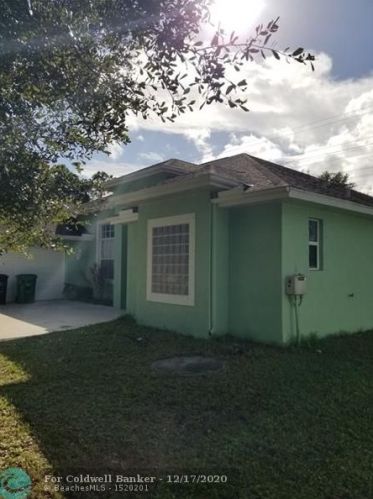 2516 Edgarce St, Fort Pierce FL exterior