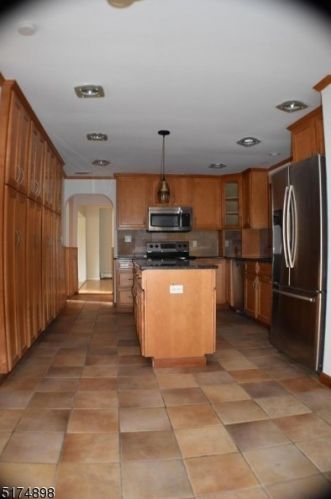 38 Passaic Ave, Paterson NJ 07506-1433 exterior