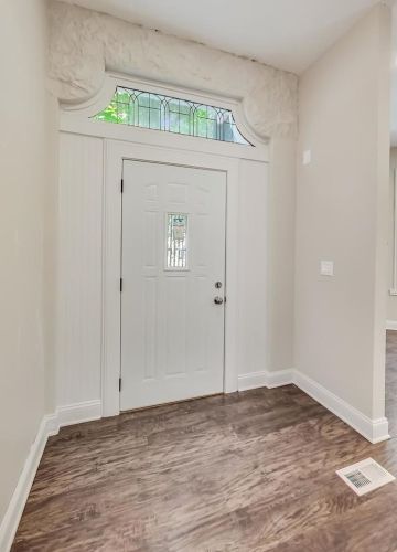 8740 Escanaba Ave, Chicago IL  60617-3115 exterior