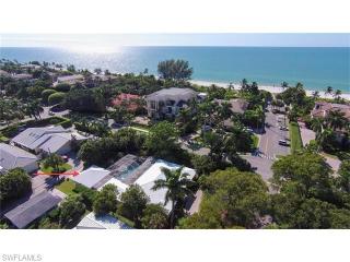 112 1st Ave, Naples, FL 34102-5903