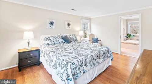 1901 Fallsmead Way, Rockville MD 20854-2640 exterior