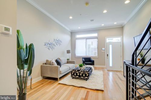 1654 6th St, Philadelphia PA  19122-2911 exterior