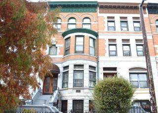 926 Saint Marks Ave, Brooklyn NY  11238-3504 exterior