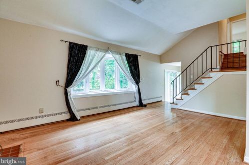 4301 Laurel Rd, Alexandria VA 22309-2520 exterior