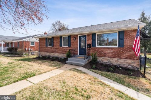 4704 Topping Rd, Rockville, MD 20852-2326