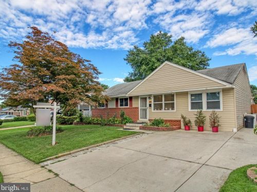 4211 Independence St, Rockville, MD 20853-3821