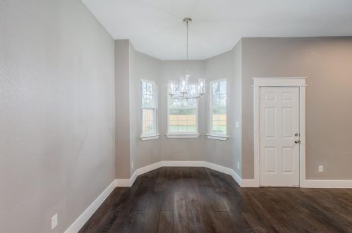 2719 Carpenter Ave, Dallas TX 75210-1705 exterior