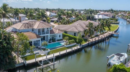 1501 Bluefin Ct, Naples FL 34102-1576 exterior