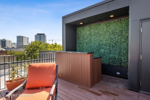 1750 Clybourn Ave, Chicago IL  60614-5520 exterior