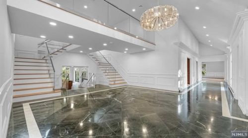 2 Toboggan Rdg Rd, Upper Saddle River NJ 07458-2521 exterior