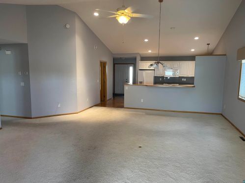 1148 Como Ave, Duluth MN 55811-2600 exterior