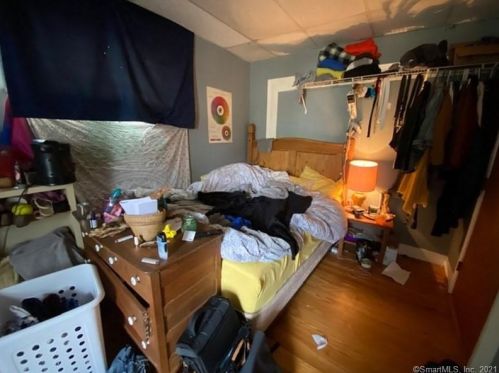 124 Stratford Rd, New Britain CT  06053-3238 exterior