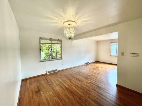 666 Crystal Dr, Pittsburgh PA  15228-2567 exterior