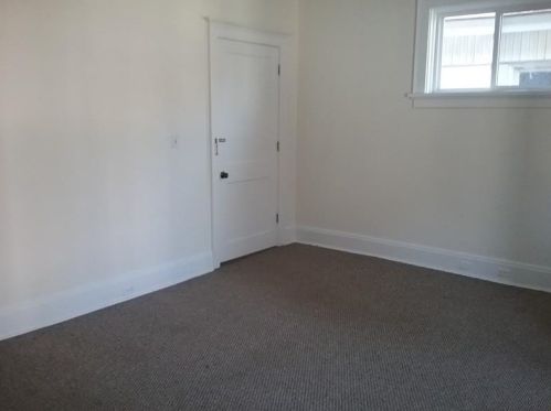 6366 Forward Ave, Pittsburgh PA 15217-2269 exterior