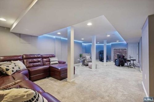 264 Upper Mtn Ave, Montclair NJ 07043-1417 exterior