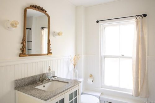 95 Old Post Rd, Red Hook NY 12571-2219 exterior