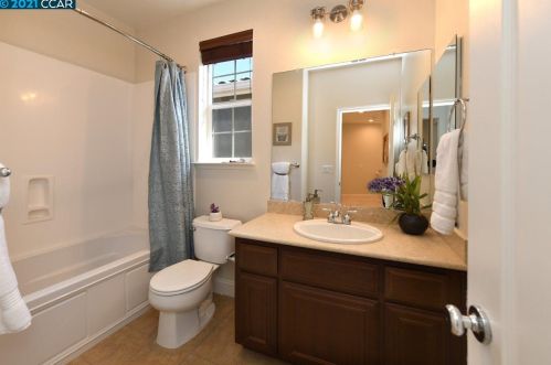 1180 Trailside Cir, Concord CA 94518-2185 exterior