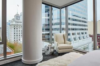 750 9th Ave, Portland OR  97205-2581 exterior