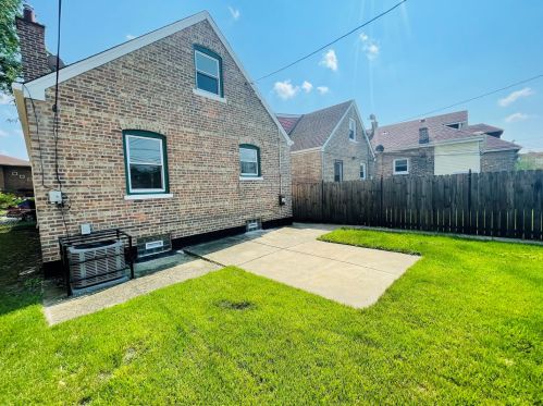 3040 55 St, Chicago IL 60632-4738 exterior