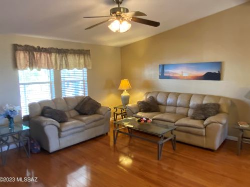 7181 Gemstone Rd, Tucson, AZ 85743-8819