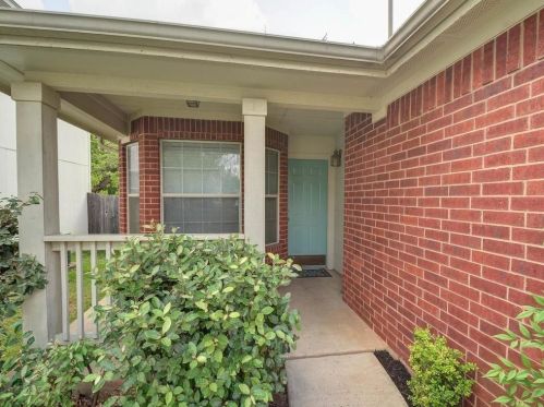 1107 Emmitt Run, Austin TX  78721-3028 exterior