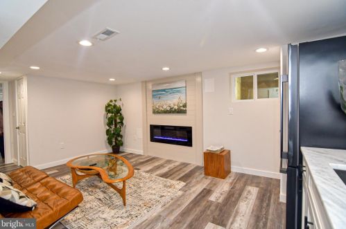 2911 17th St, Washington DC  20018-1825 exterior