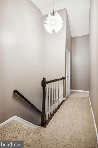 6036 Loganwood Dr, Rockville MD 20852-3459 exterior