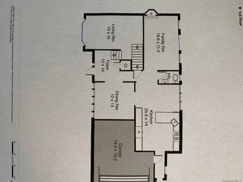 6 Gables Ct, Huntington Station NY 11746-4852 exterior