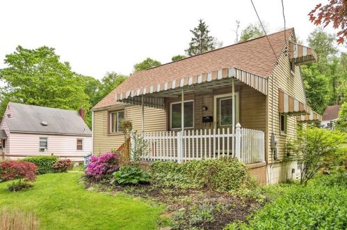 1008 Universal Rd, Pittsburgh, PA 15235-3859