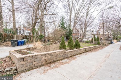 3240 Livingston St, Washington DC 20015-1756 exterior