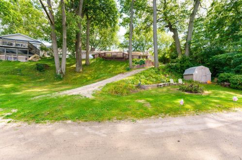 28148 Shr Dr, Gobles MI 49055-9115 exterior