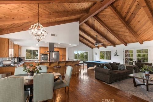 37200 Glenoaks Rd, Temecula CA 92592-8534 exterior