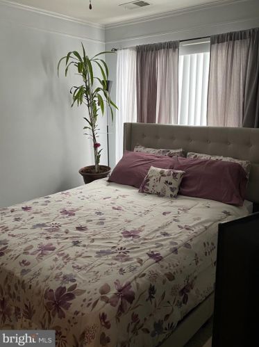 501 Silvia St, Trenton NJ 08628-3238 exterior