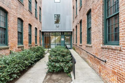 407 Pine St, Providence, RI 02903-4519