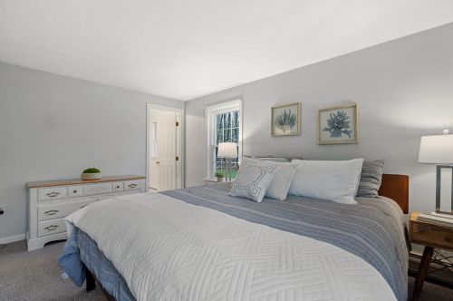 19 Laurel Dr, Concord NH  03304-4321 exterior