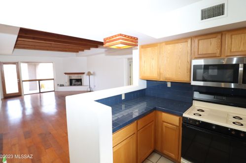 3677 Prince Village Pl, Tucson AZ  85719-2028 exterior