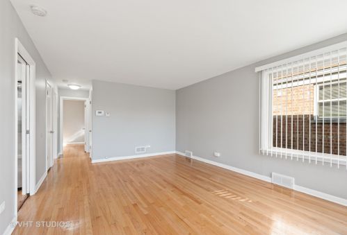 7814 Christiana Ave, Chicago, IL 60652-1514