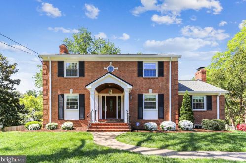 7618 Midday Ln, Alexandria, VA 22306-2521